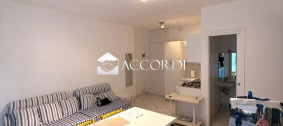Apartamento de 2 dormitorios en Jesolo, Italy No. 148150 4