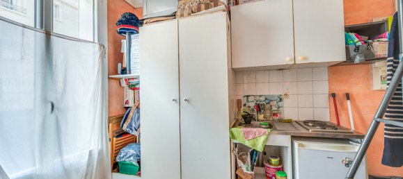 Studio in Paris, France No. 334680 6