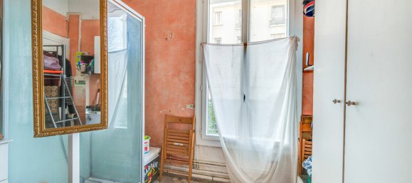 Studio in Paris, France No. 334680 7