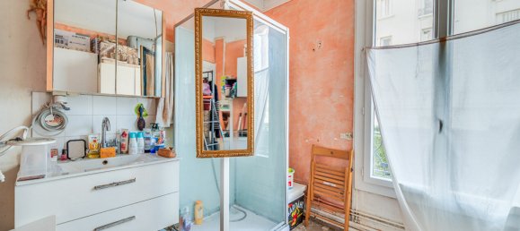 Studio in Paris, France No. 334680 5