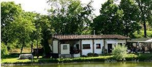 4 rooms Commercial property in Monza, Italy No. 264182 3