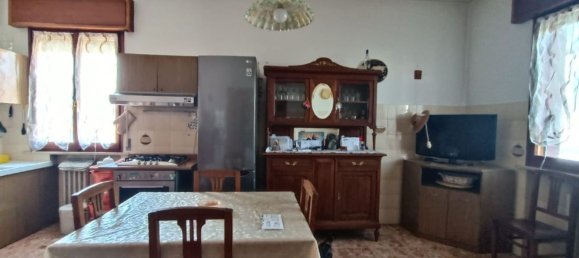 5 rooms Apartment in Mondolfo, Italy No. 25577 11