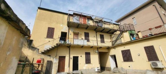 2 bedrooms Apartment in Milan, Italy No. 282645 4