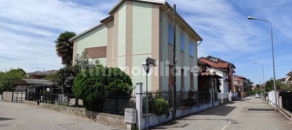 2 bedrooms Apartment in Novara, Italy No. 289206 5