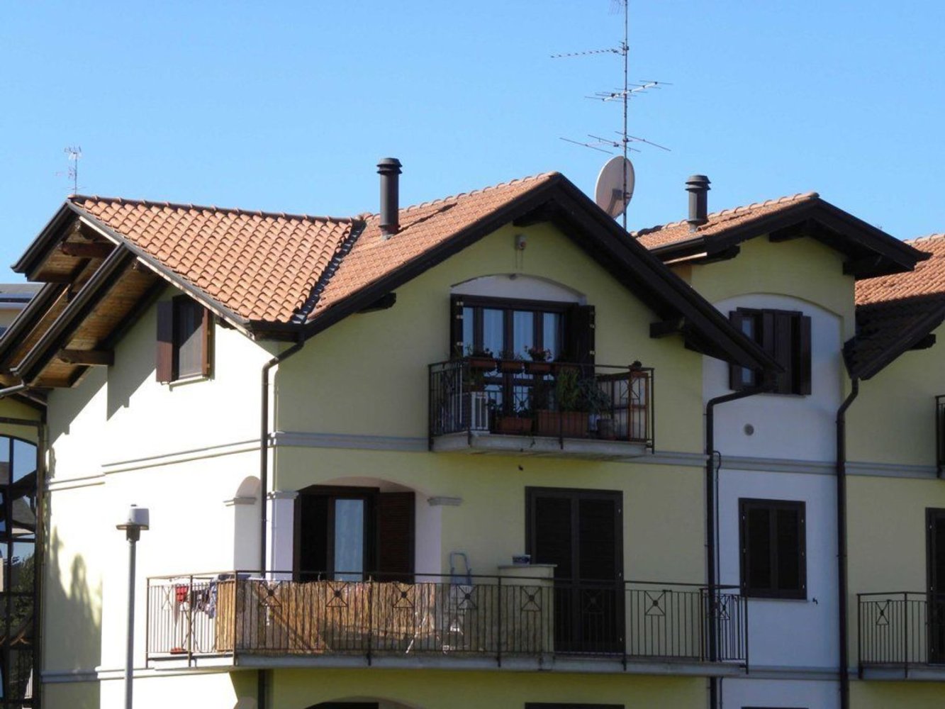 3غرفة شقة في Gallarate, Italy رقم 129648