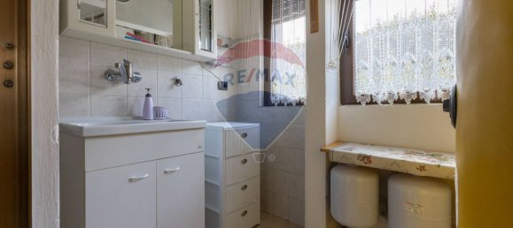 6 rooms House in Vanzaghello, Italy No. 54508 8