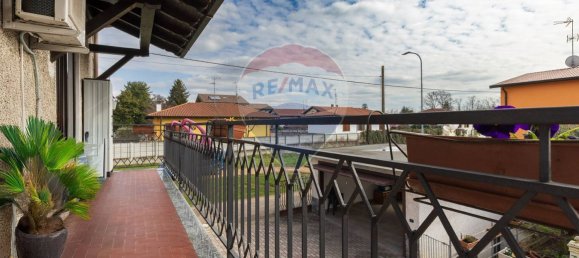 6 rooms House in Vanzaghello, Italy No. 54508 29