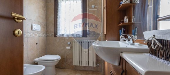 6 rooms House in Vanzaghello, Italy No. 54508 9