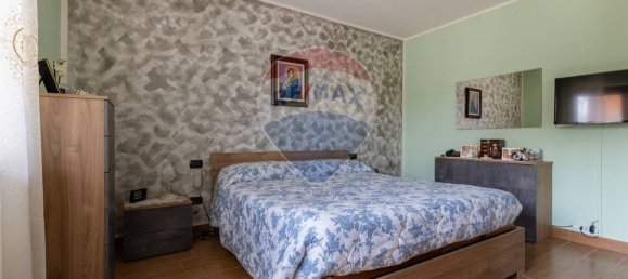 6 rooms House in Vanzaghello, Italy No. 54508 12