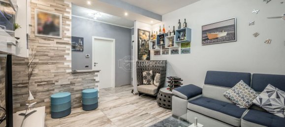 4-salle Appartement à Maranello, Italy No. 2123 4