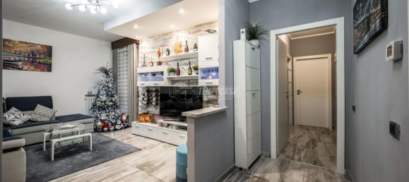 4-salle Appartement à Maranello, Italy No. 2123 20