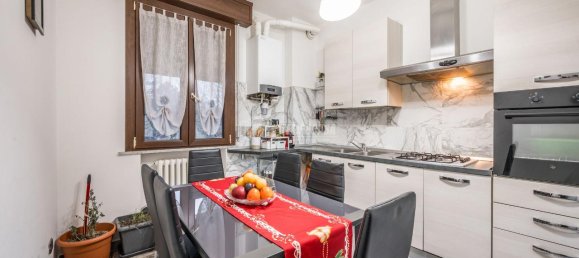 4-salle Appartement à Maranello, Italy No. 2123 11