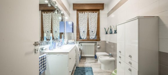 4-salle Appartement à Maranello, Italy No. 2123 37