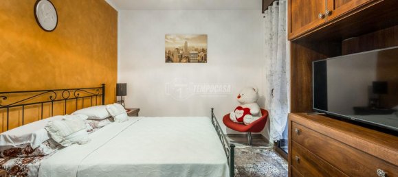 4-salle Appartement à Maranello, Italy No. 2123 45