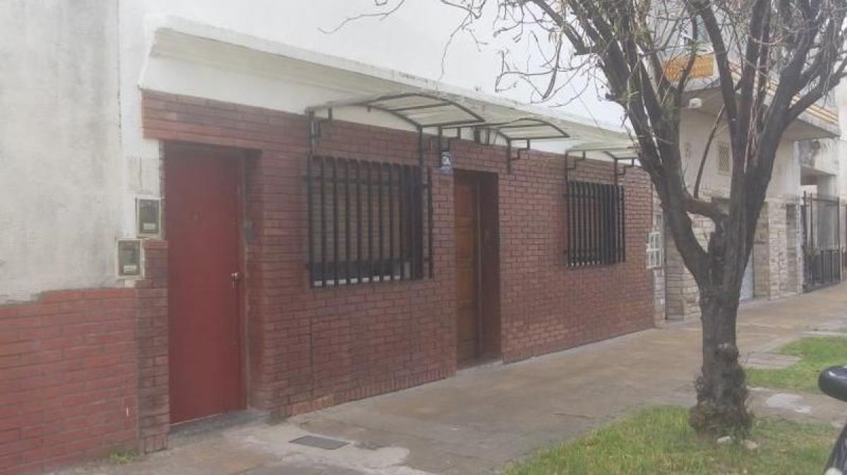 Studio in Tres de Febrero, Argentina No. 17172