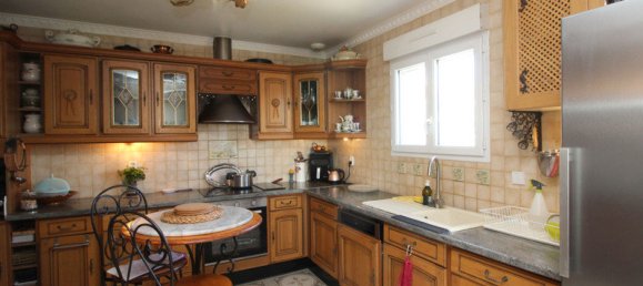 Casa de 5 dormitorios en Pellevoisin, France No. 81122 4