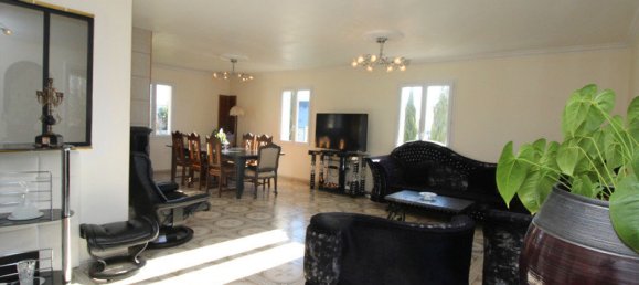 Casa de 5 dormitorios en Pellevoisin, France No. 81122 2