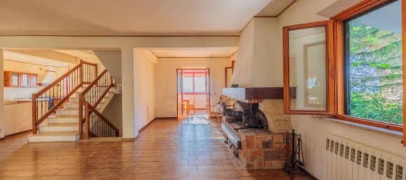 4 bedrooms Villa in Montaione, Italy No. 125090 22