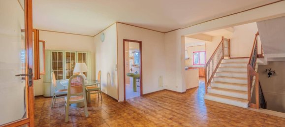 4 bedrooms Villa in Montaione, Italy No. 125090 19