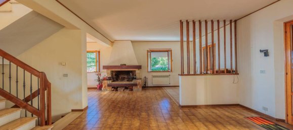 4 bedrooms Villa in Montaione, Italy No. 125090 21