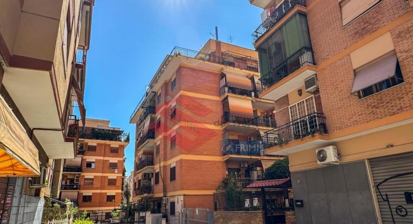 2 bedrooms Apartment in Rome, Italy No. 318250