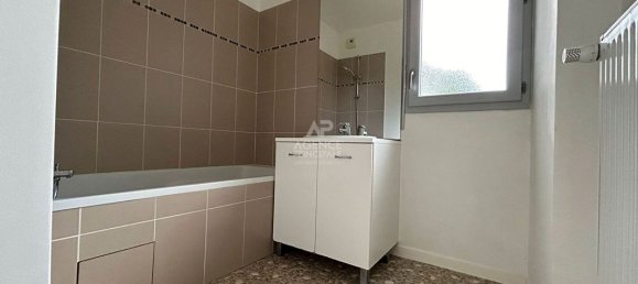 2 bedrooms Apartment in Carrieres-sous-Poissy, France No. 143543 9