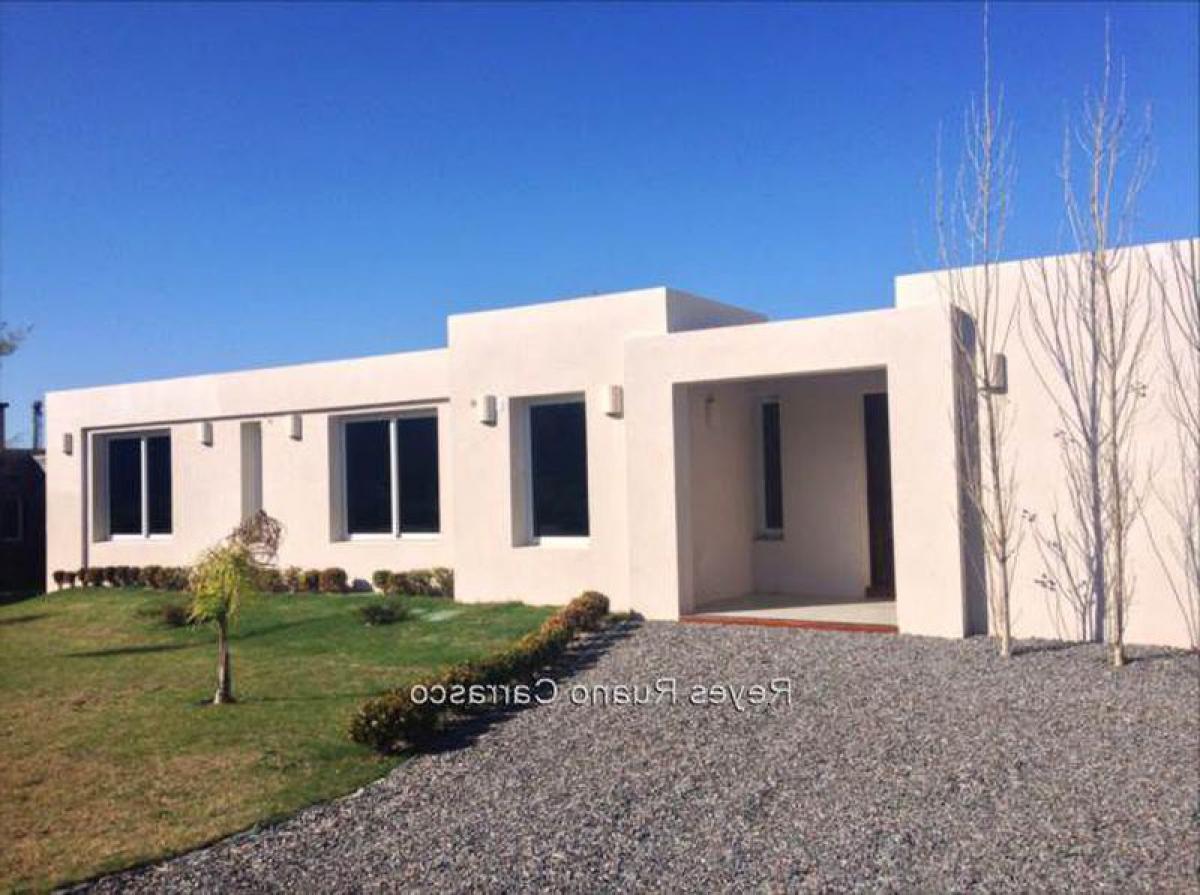 3 bedrooms House in Canelones, Uruguay No. 3907
