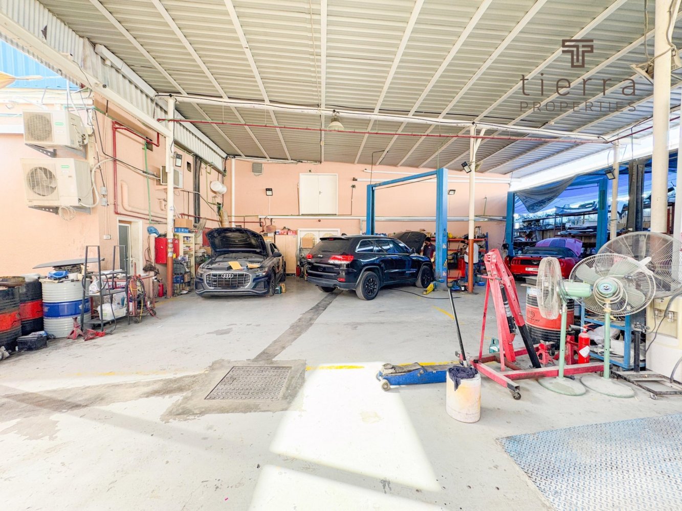 Armazém em Al Quoz, UAE 464.5 m² N.º 54793