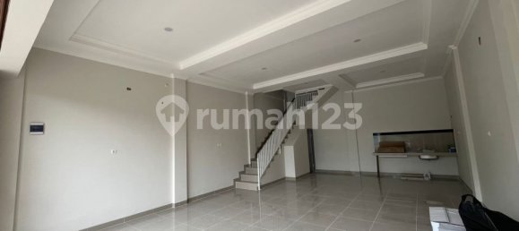 Tienda en Cipondoh, Indonesia 120 m² No. 2566 2