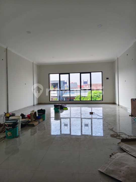 Tienda en Cipondoh, Indonesia 120 m² No. 2566