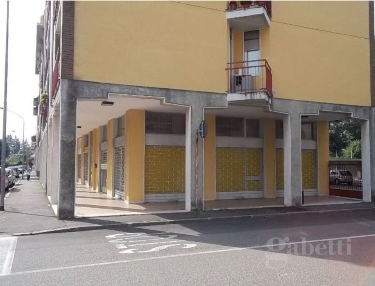 3 rooms Commercial property in Busto Arsizio, Italy No. 192473