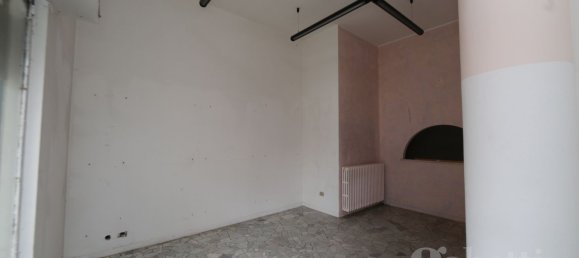 3 rooms Commercial property in Busto Arsizio, Italy No. 192473 4