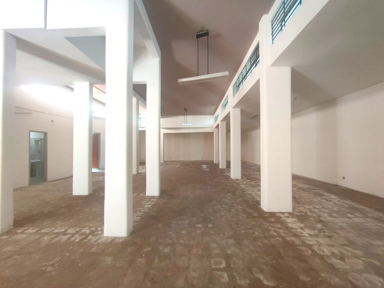 Gewerbliche Immobilie in Sant'Agata li Battiati, Italy 470m², Nr. 279588