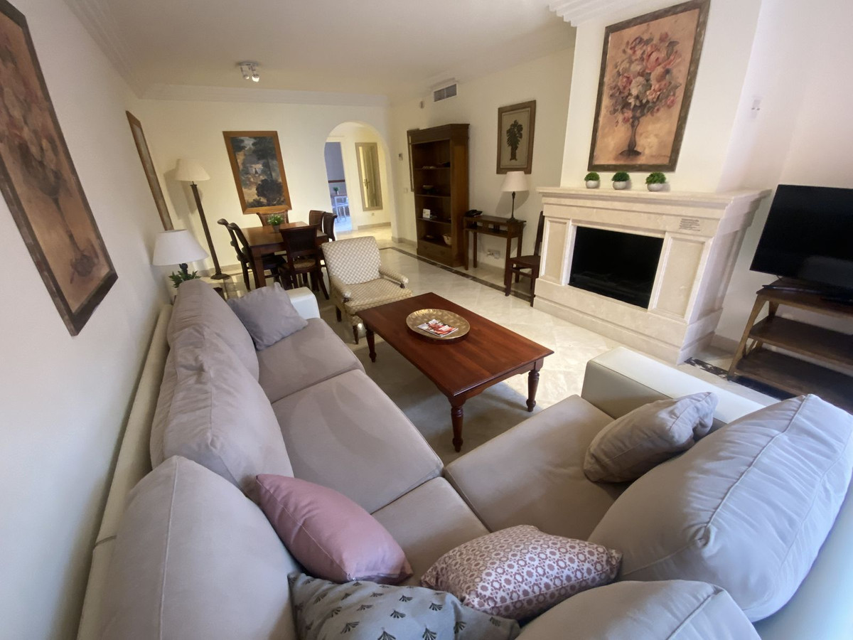 2 bedrooms Penthouse in Marbella, Spain No. 184943