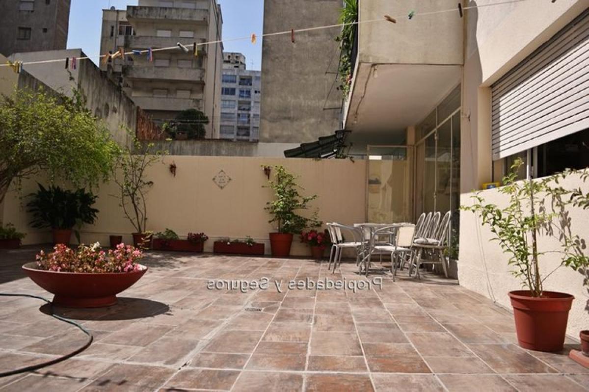 Apartamento de 3 dormitorios en Montevideo, Uruguay No. 6209