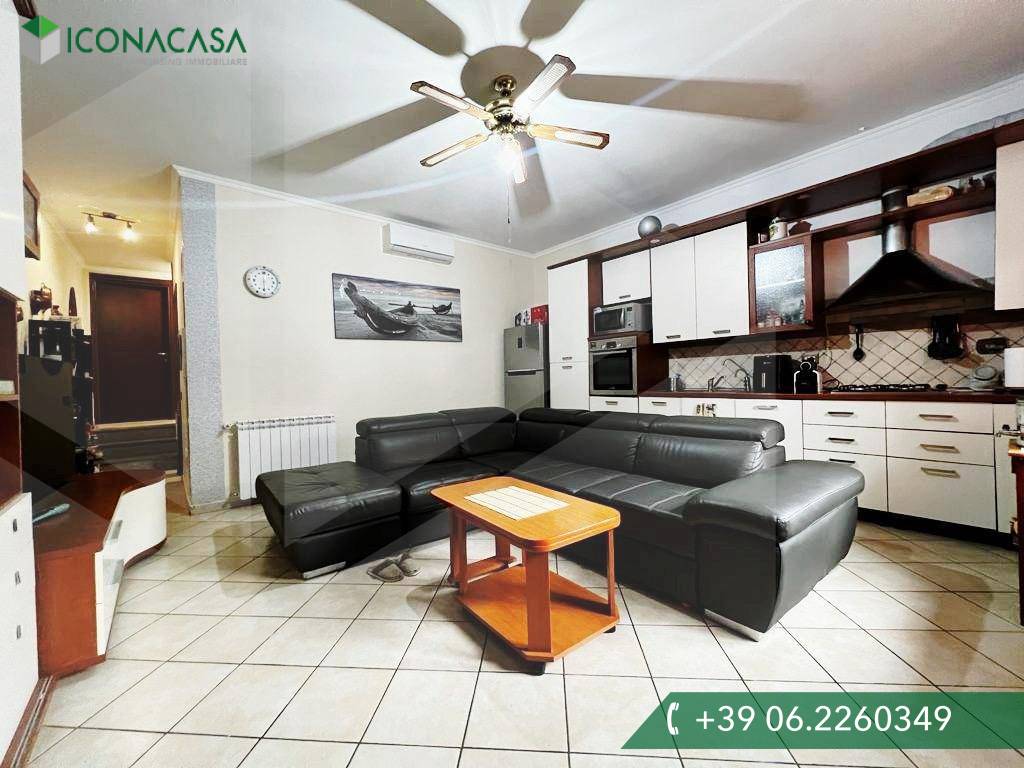 3 rooms Apartment in Rome, Italy No. 28783