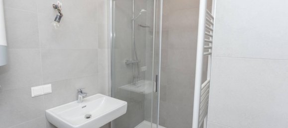 Квартира с 2 комнатами в Бригиттенау, Австрия № 206943 18