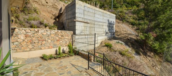 Villa 3+1 à Kargicak, Turkey No. 17865 9