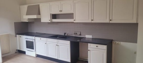 Casa de 3 dormitorios en Louviers, France No. 315311 2