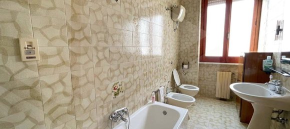 Квартира с 4 комнатами в Манфредония, Италия № 25970 98