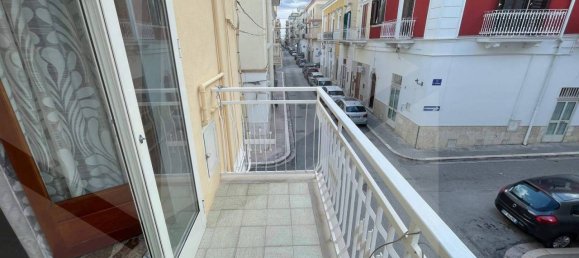 Квартира с 4 комнатами в Манфредония, Италия № 25970 69