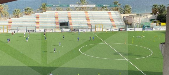 Квартира с 4 комнатами в Манфредония, Италия № 25970 56