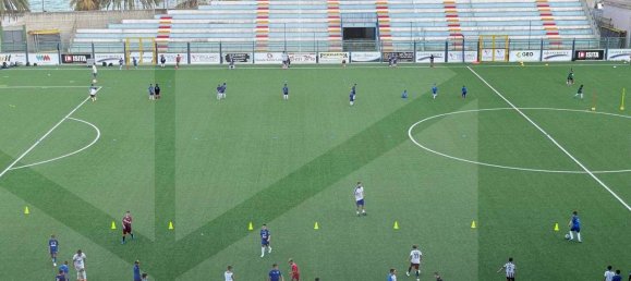 Квартира с 4 комнатами в Манфредония, Италия № 25970 57