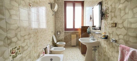 Квартира с 4 комнатами в Манфредония, Италия № 25970 96