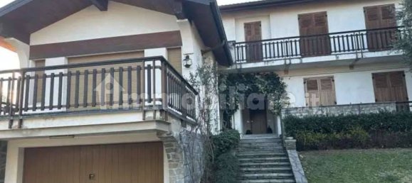 Villa T6 em Erba, Italy N.º 3278 2