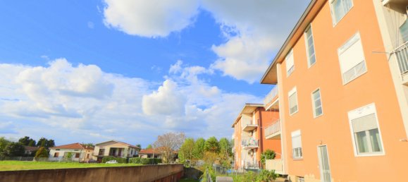 2 bedrooms Apartment in Lonate Pozzolo, Italy No. 353364 4