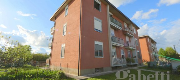 2 bedrooms Apartment in Lonate Pozzolo, Italy No. 353364 2