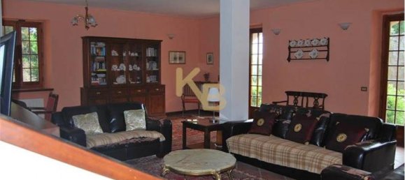 5 Schlafzimmer Haus in Tuoro sul Trasimeno, Italy, Nr. 85 5