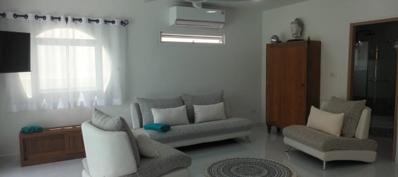 4 dormitorios villa en venta en Pattaya, Chonburi, Eastern Thailand, Thailand № 74999 2