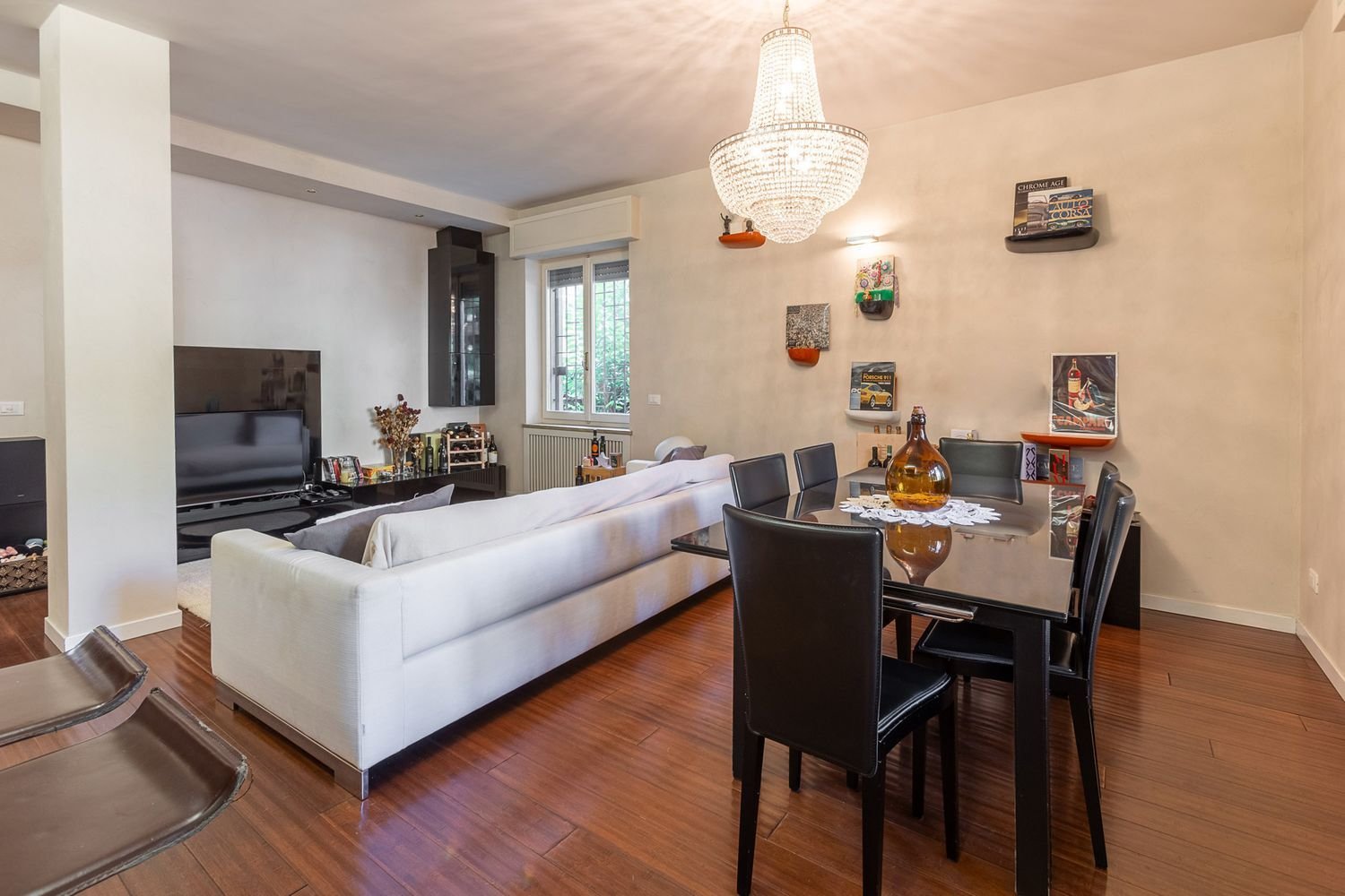 7 rooms Apartment in Verona, Italy No. 218156